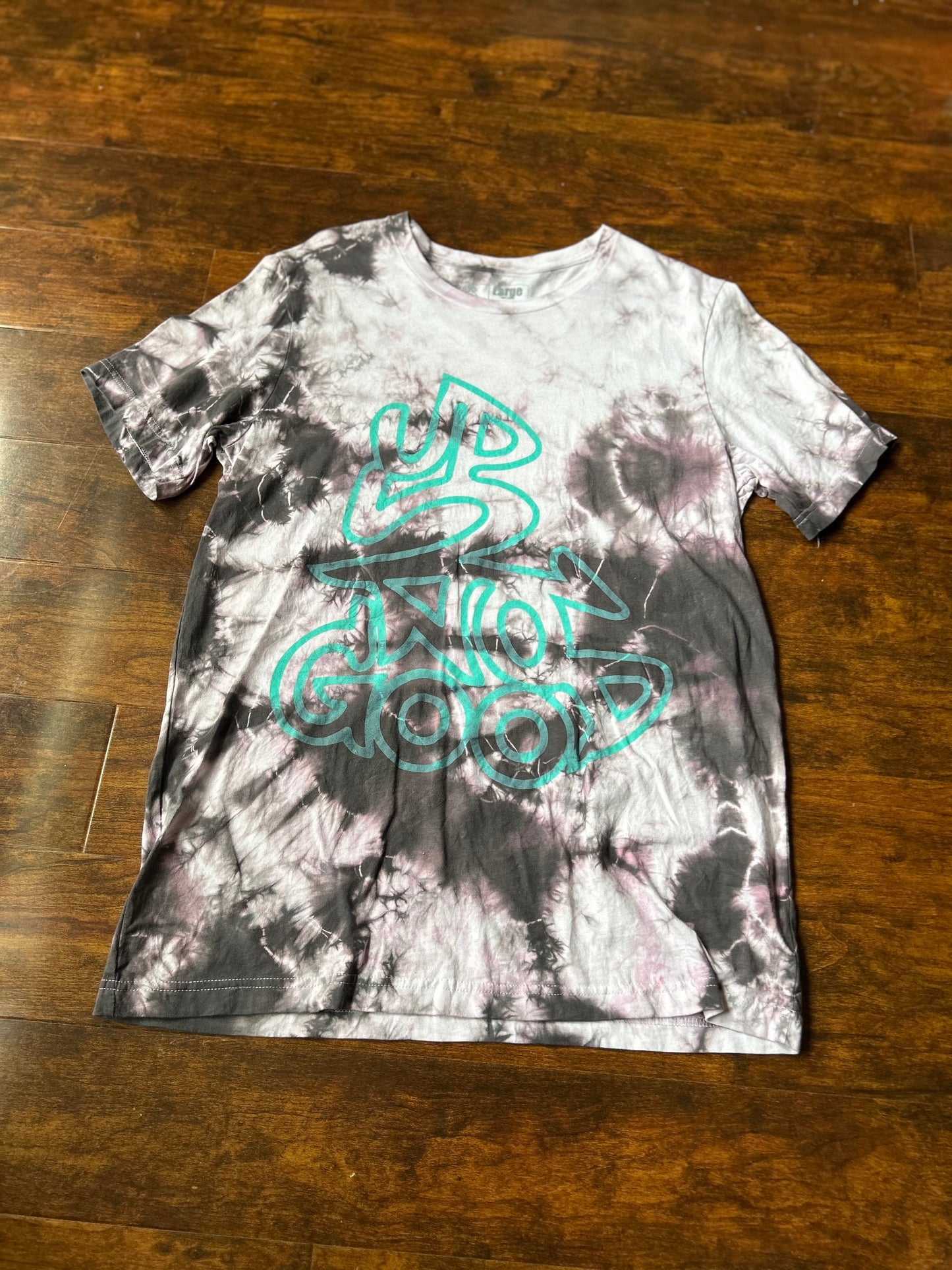 Dyed by hand Tie-Dye Tee’s in Dark Grey & Pink